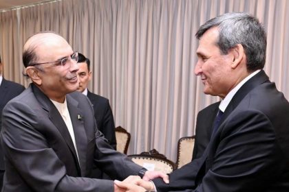 Turkmen FM Rashid Meredov calls on Asif Zardari at presidency