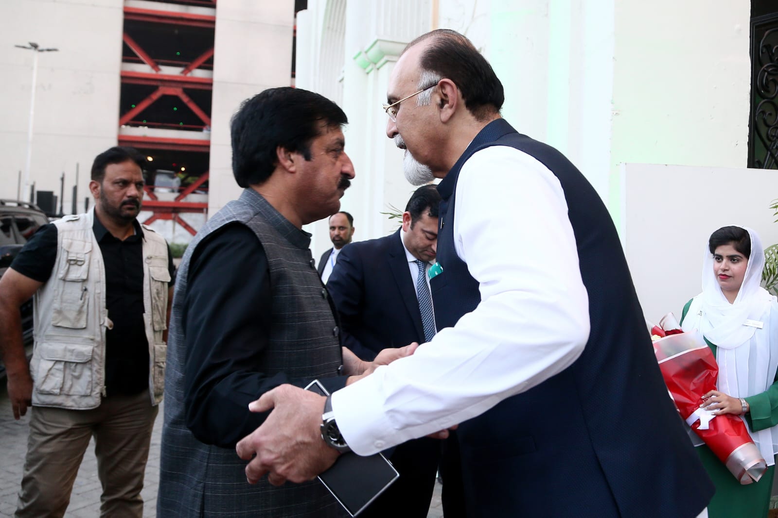 Executive Director Haseeb A. Gardezi welcomes Punjab Governor Sardar Saleem Haider Khan for joining the national independence day celebrations at Pearl Continental Hotel in Lahore.