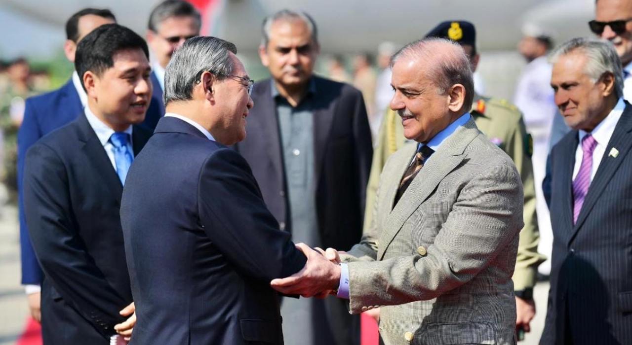 Prime Minister Muhammad Shehbaz Sharif receives Chinese Prime MinisterLi Qiang upon his arrival in Islamabad.