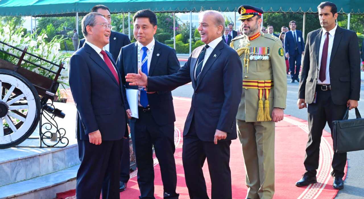 Prime Minister Muhammad Shehbaz Sharif and Chinese Prime Minister Li Qiang upon his arrival at the Prime Minister’s House in Islamabad.