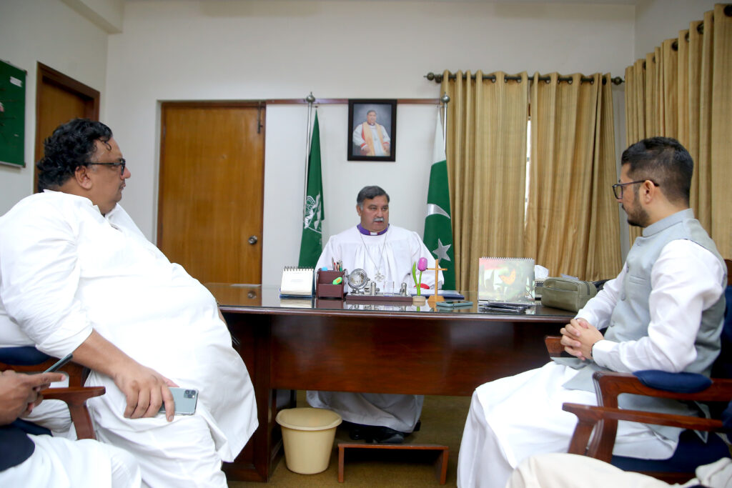 Mr. Jairus Ben Jesus (Publisher, Jarida Today) Rt. Rev. Nadeem Kamran (Bishop of Lahore) in conversation with Ch. Ghulam Mujtaba Murala (C.E.O, Jarida Today)